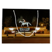 先住民ダンサーホースマンツァラトガ抱き枕 ラージペーパーバッグ (裏面)