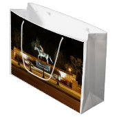 先住民ダンサーホースマンツァラトガ抱き枕 ラージペーパーバッグ (正面アングル)