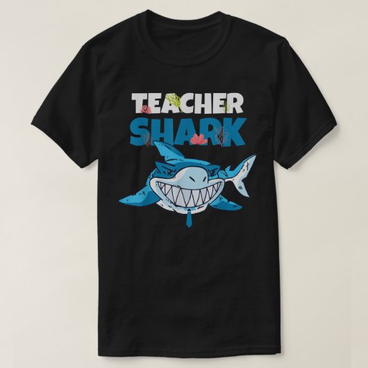 先生おもしろいシャークブルー笑顔の鋭い歯の魚 Tシャツ (デザイン正面)
