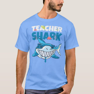 先生おもしろいシャークブルー笑顔の鋭い歯の魚 Tシャツ