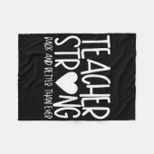 先生が強い – 背面と従来よりも優れた – 背面 フリースブランケット (正面(横))