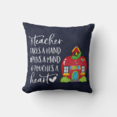 先生が手を取る クッション (正面)