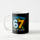 先生と生徒のためのおもしろい学校67日間を生き延びた コーヒーマグカップ (左)