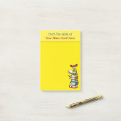 先生のネームノート（黄色の本）の女の子おもしろい ポストイット (デスク上)