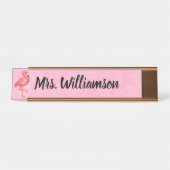 先生の教育者の専門のピンクのフラミンゴ デスクネームプレート (正面)