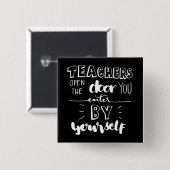 先生はあなたが独りで入るドアに開けます 缶バッジ (正面&裏面)