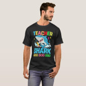 先生シャークドゥーあなたの学校 Tシャツ (正面フル)