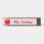 先生パーソナライズされたの漫画のリンゴとルーラー デスクネームプレート (正面)