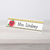 先生パーソナライズされたの漫画のリンゴとルーラー デスクネームプレート (正面)