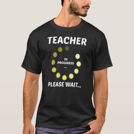 先生日先生進行中お待ち下さい Tシャツ (正面)