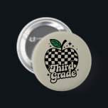 先生第三級第三新学期 缶バッジ<br><div class="desc">先生第三級第三新学期</div>