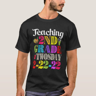 先生赤算数教えの2年生On Twosday 2-2 Tシャツ