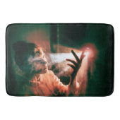 光と煙の中の女性 バスマット (正面)