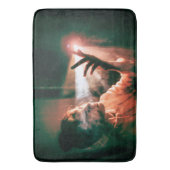 光と煙の中の女性 バスマット (正面縦)