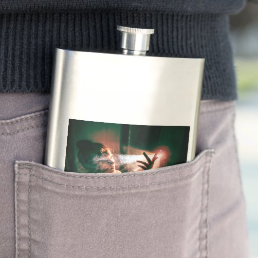 光と煙の中の女性 フラスク (インサイチュ)