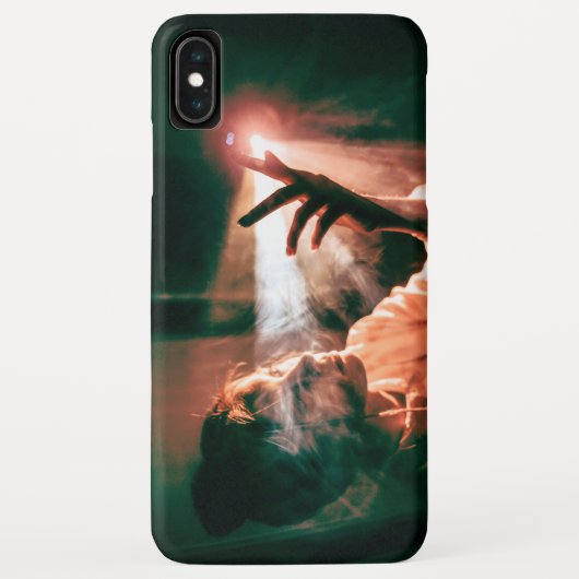 光と煙の中の女性 Case-Mate iPhoneケース (裏面)