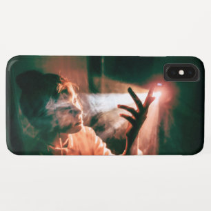 光と煙の中の女性 iPhone XS MAXケース