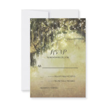 光の列のモッシーな木の素朴な結婚式RSVP