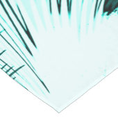 光の背景に交差したシアン色の曲線トレース ショートテーブルランナー (コーナー)