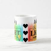 光の虹になる コーヒーマグカップ (中央)