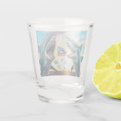 光り輝く宝石を狙う、魅惑のサメ - グラマラスなチャンプ・シャークが海面を躍る- ショットグラス (裏面)