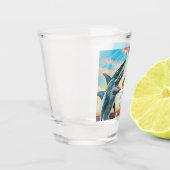 光り輝く宝石を狙う、魅惑のサメ - グラマラスなチャンプ・シャークが海面を躍る- ショットグラス (左)