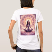 光る曼荼羅瞑想女性 Tシャツ (裏面)