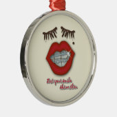 光沢がある支柱、赤い唇、モルおよび厚いまつげ メタルオーナメント (右)