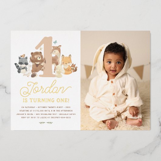 光沢のあるウッドランド動物最初の誕生日パーティーの写真 箔招待状 (正面)