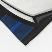 光沢のあるサッカーボールの青 フリースブランケット (角)