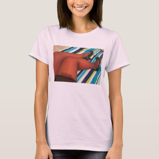 光沢のあるパンプスシューズのナイロン腿ハイス Tシャツ (正面)