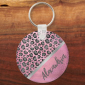 光沢のあるホットピンクにキラキラ色のヒョウのプリント キーホルダー (正面)