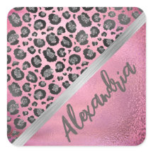 光沢のあるホットピンクにキラキラ色のヒョウのプリント