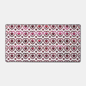 光沢のあるホットピンクバレンタインラブハート デスクマット (正面)