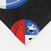 光沢のある円形の微笑のチリの旗 フリースブランケット (角)