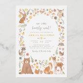 光沢のある真珠のように待つウッドランド動物の赤ちゃんシャワー 箔招待状 (正面)