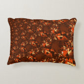 光沢のある茶色がかったサンゴとエンボス アクセントクッション (裏面)