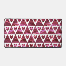 光沢のある赤いバレンタインハートと三角形 デスクマット