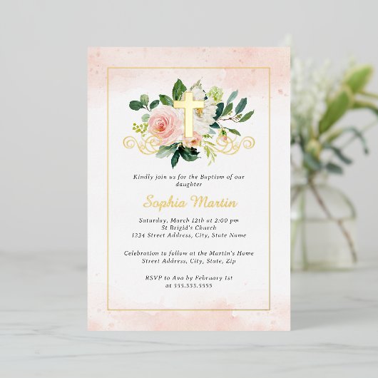 光沢のある金ゴールドクロスかわいらしフローラ洗礼 箔招待状 (立ち正面)