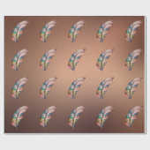 光沢のある銅色の紙にピンクと緑の羽根 ラッピングペーパー (フラット)