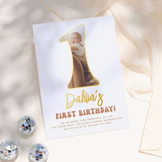 光沢のあるGroovy One Boho 70s写真1st誕生日パーティー 箔招待状