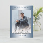 光沢フェイクのあるブルーシルバーグレー卒業 案内状 (スタンド正面)