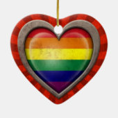 光線との老化させたゲイプライドの虹の旗のハート セラミックオーナメント (裏面)