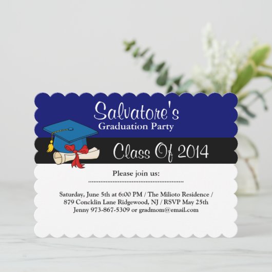 免状の青い卒業の招待状が付いている帽子 招待状 (スタンド正面)