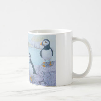 入って来る! ツノメドリの元の芸術のマグ コーヒーマグカップ