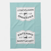 入るNantucket米国東部標準時刻。 1659 Seafoamの青に署名して下さい キッチンタオル (縦)