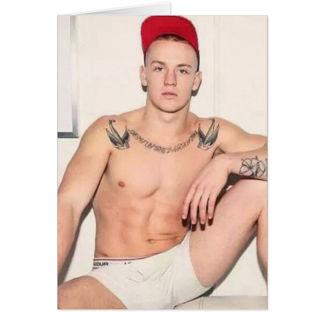 入れ墨の運動選手 (正面)