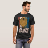 入れ墨の髭を使った雇用されたひげユーモアの口ひげ Tシャツ (正面フル)