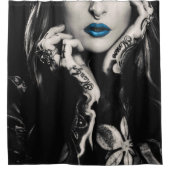 入れ墨を持つ女の子 シャワーカーテン (正面)