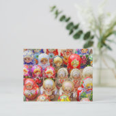 入れ子になった伝統的人形ロシアののクローズアップ ポストカード (スタンド正面)